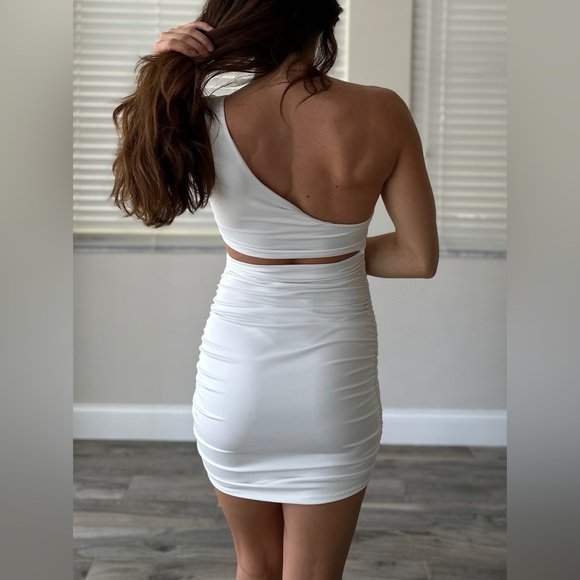 Cut Out Dress - Picture 2 of 2